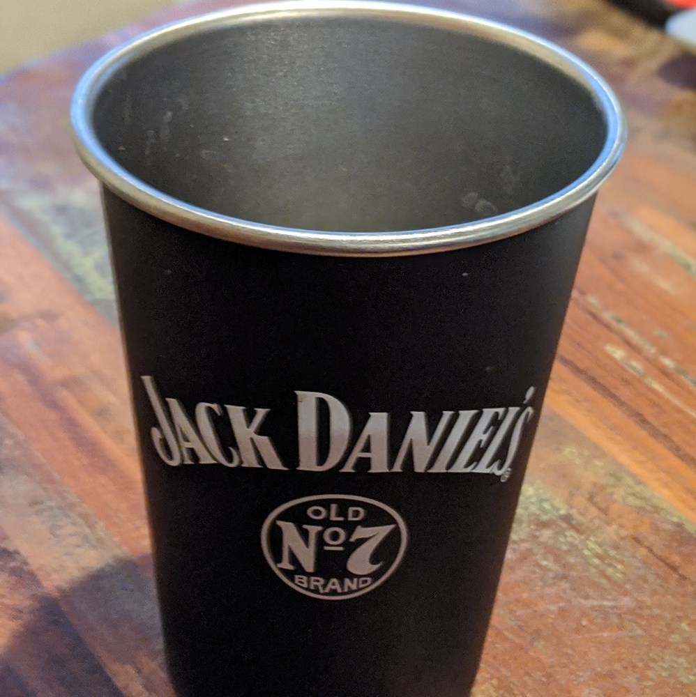 Nwot Jack Daniels Bundle Includes Pint Glass & Jd… - image 4